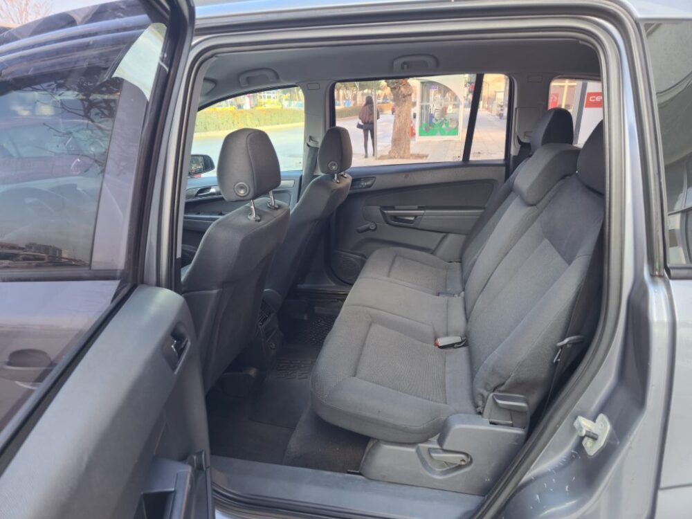 10 (Orta) OPEL ZAFİRA 2.0 DTİ 2006 MODEL 7 KİŞİLİK GENİŞ AİLELER İÇİN.....