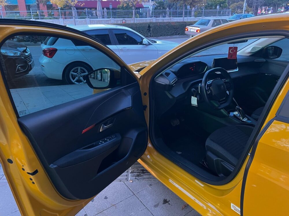 PEUGEOT 208 1.2 PURETECH 2021 MODEL