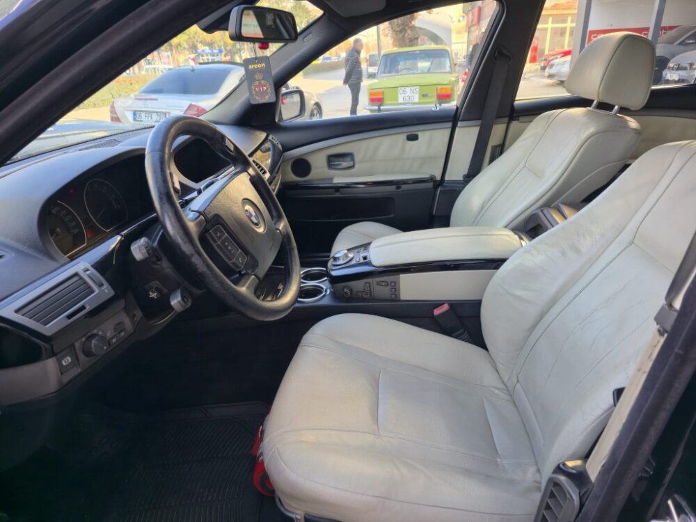 11 (Orta) BMW 7.35İ LONG V8 MOTOR MÜTHİŞ SES HIZI HİSSET