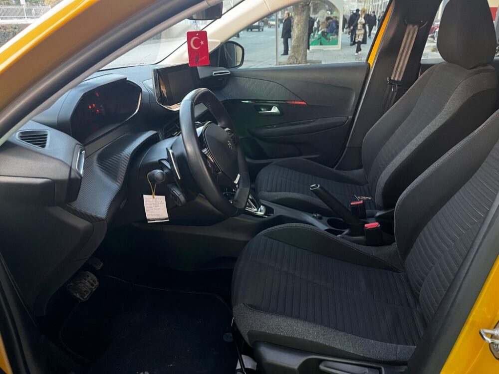 12 (Orta) PEUGEOT 208 1.2 PURE-TECH PRİME 2021 MODEL