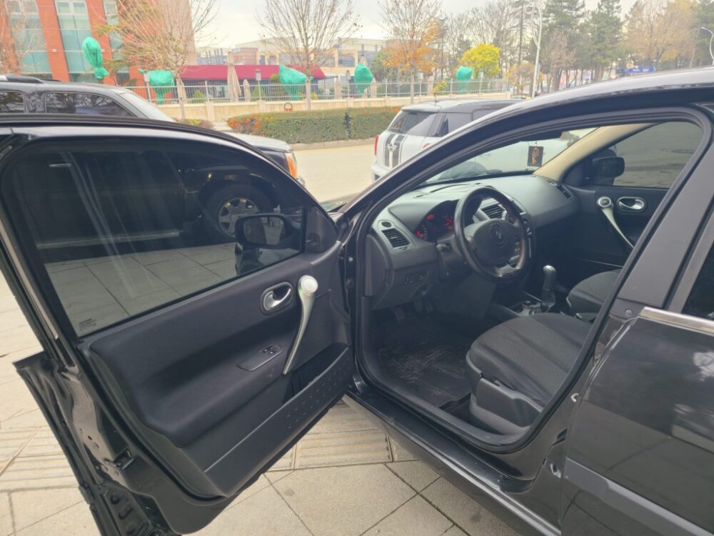 13 (Orta) RENAULT MEGANE II 1.4 AUTHENTİQUE 148.000 KM 2005 MODEL