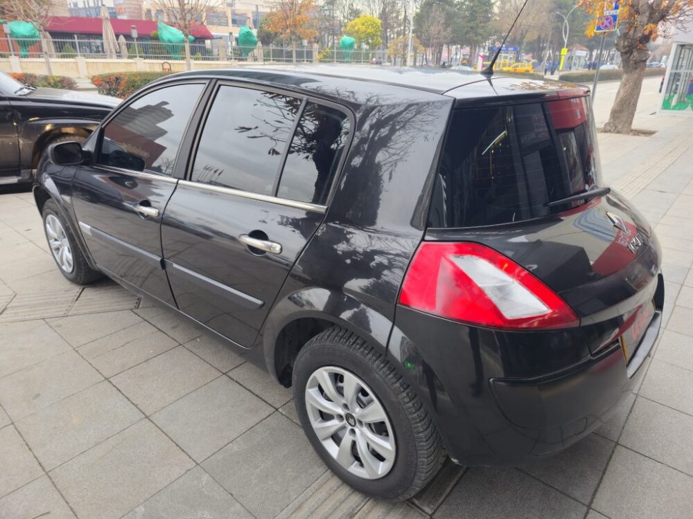 15 (Orta) RENAULT MEGANE II 1.4 AUTHENTİQUE 148.000 KM 2005 MODEL