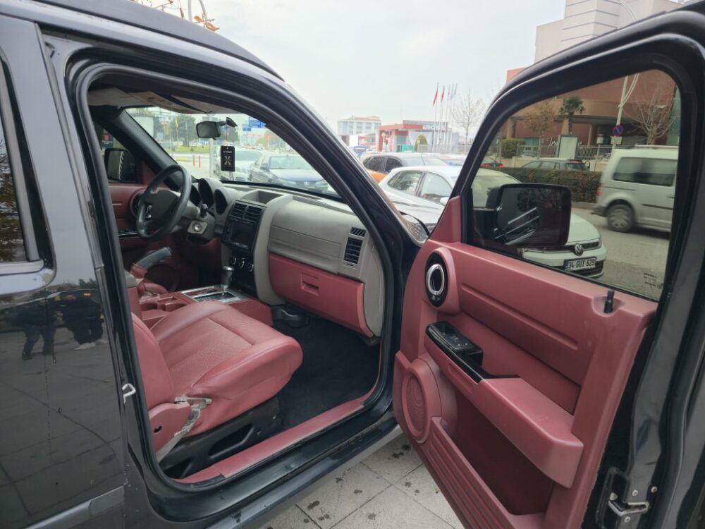 17 (Orta) DODGE NİTRO 2.8 4X4 CRD SXT 2007 MODEL