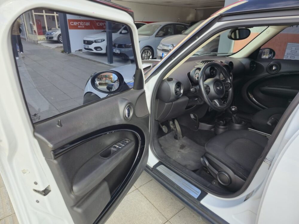 19 (Orta) MİNİ COOPER D COUNTRYMAN 2013 MODEL