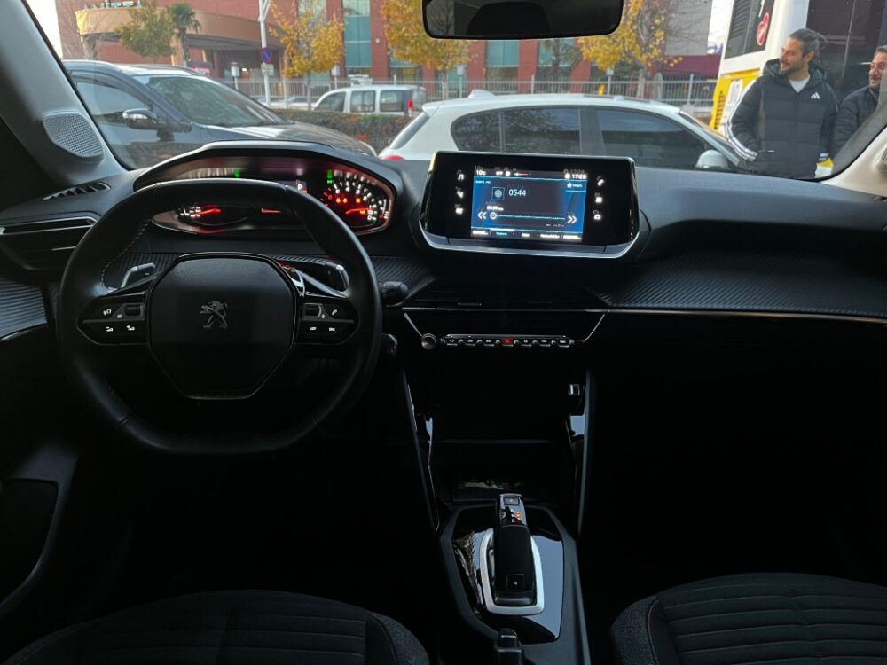 PEUGEOT 208 1.2 PURETECH 2021 MODEL