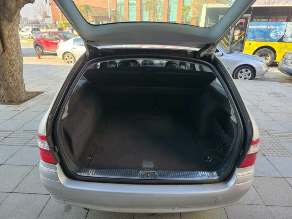 20 (Orta) MERCEDES E 240 2003 MODEL 116.000 KM TR'DE TEK