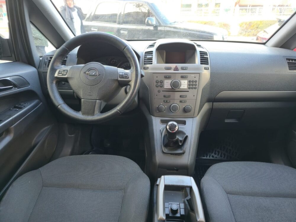 4 (Orta) OPEL ZAFİRA 2.0 DTİ 2006 MODEL 7 KİŞİLİK GENİŞ AİLELER İÇİN.....