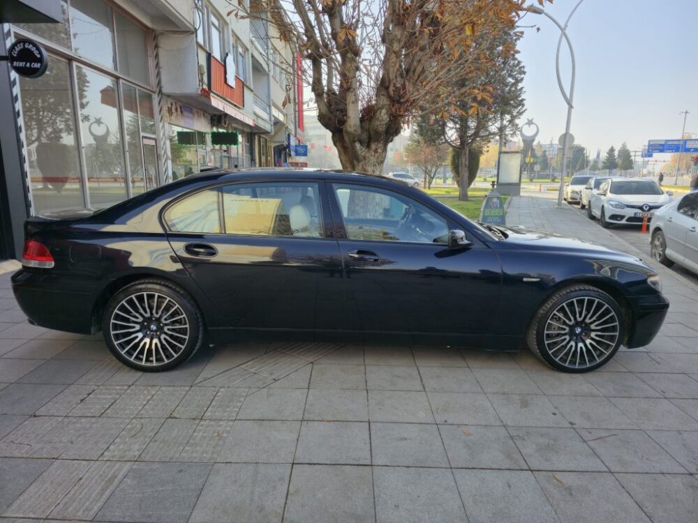 4 (Orta) BMW 7.35İ LONG V8 MOTOR MÜTHİŞ SES HIZI HİSSET