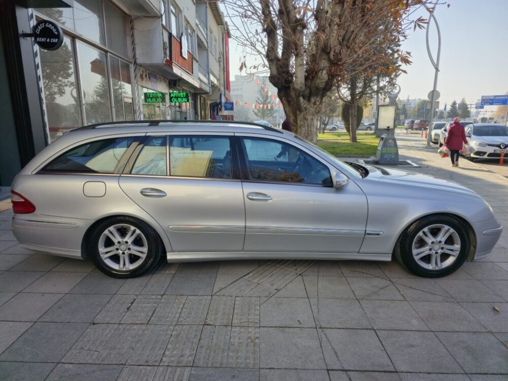 5 (Orta) MERCEDES E 240 2003 MODEL 116.000 KM TR'DE TEK