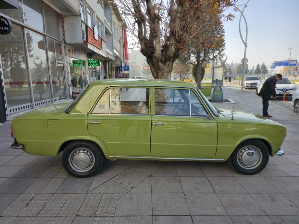 HACİİ... MURAT 124 1976 MODEL AŞIRI CLASSS İÇERİR...