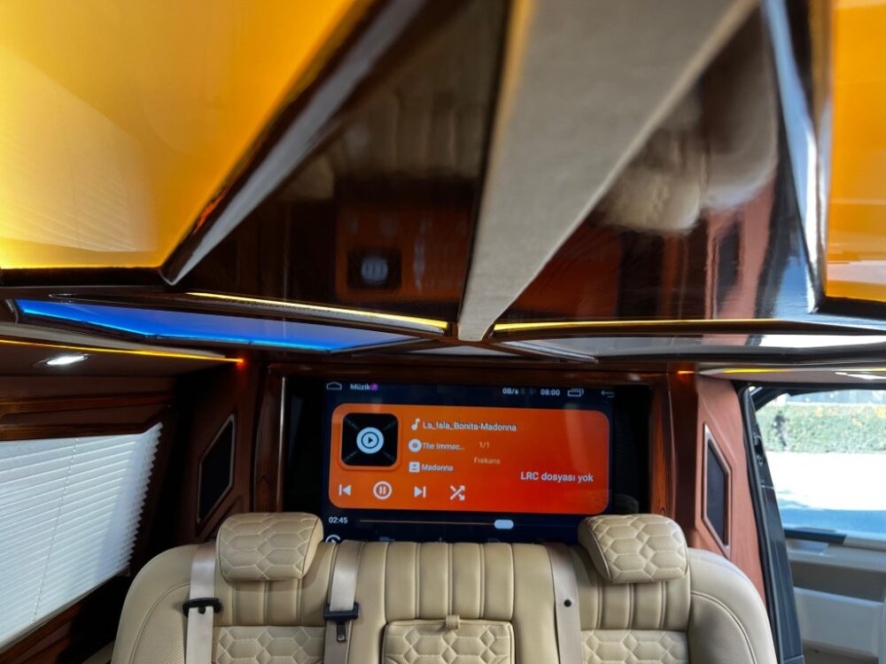 VOLKSWAGEN TRANSPORTER 2017 MODEL V.İ.P. 71.000 KM ORJİNAL