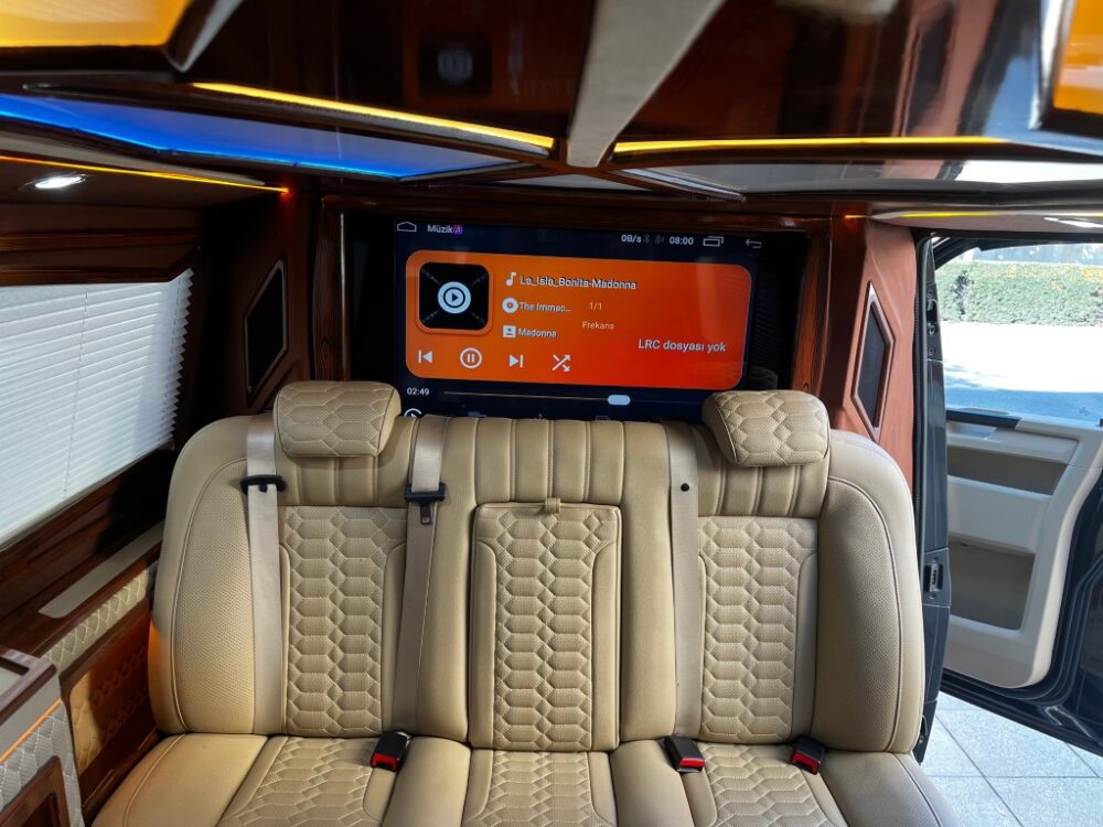 VOLKSWAGEN TRANSPORTER 2017 MODEL V.İ.P. 71.000 KM ORJİNAL