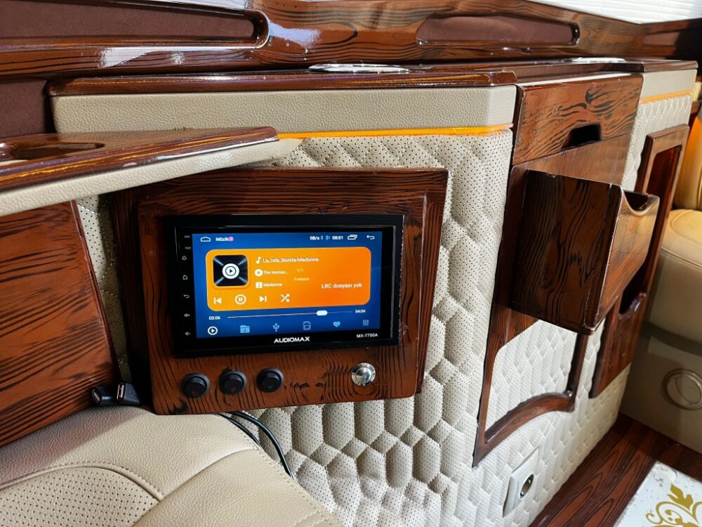 VOLKSWAGEN TRANSPORTER 2017 MODEL V.İ.P. 71.000 KM ORJİNAL