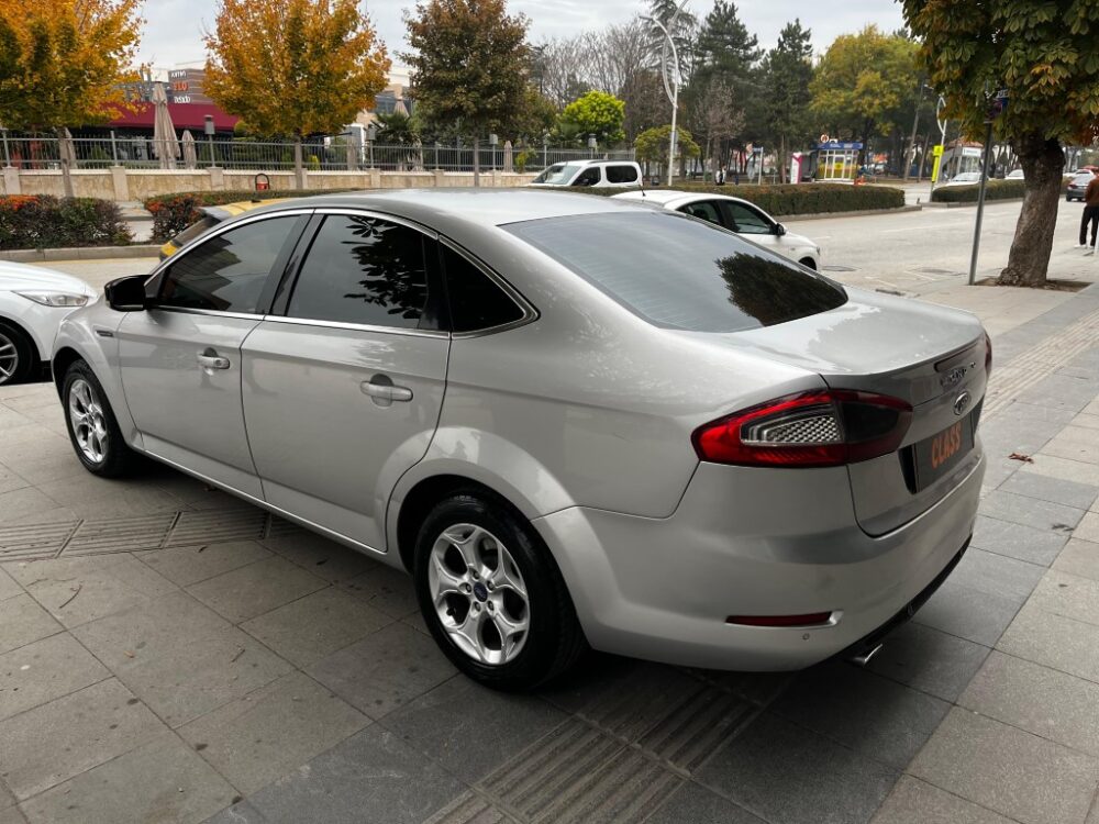 FORD MONDEO 2012 MODEL