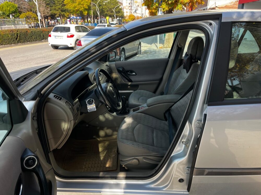 RENAULT LAGUNA 2006 MODEL 1.6 EXPRESSİON PACK PLUS EMSALSİZ DEĞERDE