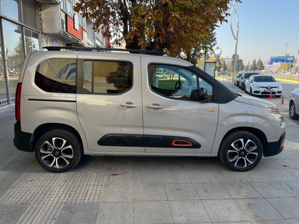 CITROEN BERLİNGO 1.5 BLUEHDI SHİNE BOLD XTR 2022 MODEL...