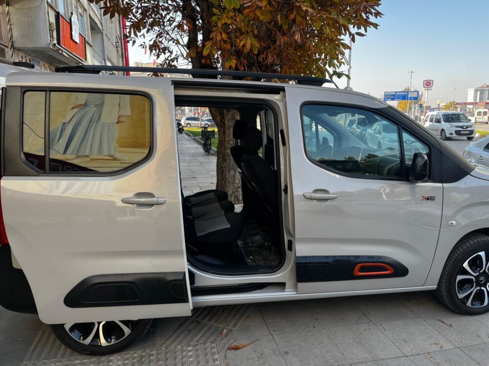 CITROEN BERLİNGO 1.5 BLUEHDI SHİNE BOLD XTR 2022 MODEL...