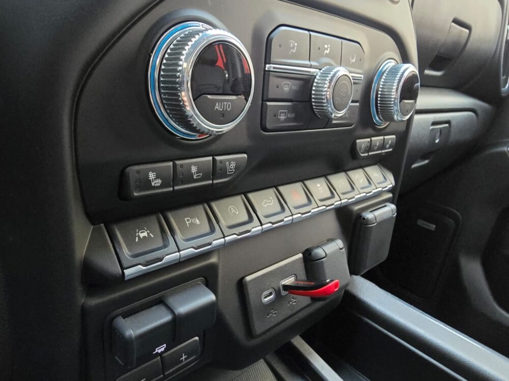 GMC SİERRA DENALI 3.0 L 2022 MODEL HATASIZ TRAMERSİZ