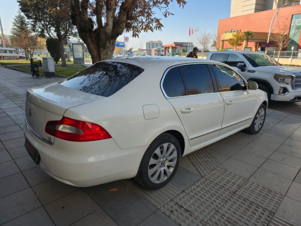 SKODA SUPERB 2011 MODEL 2.0 DİZEL OTOMATİK EFSANE