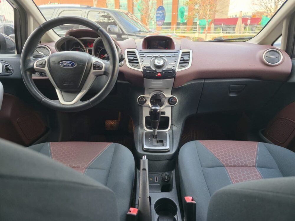 FORD FİESTA 1.4 TİTANİUM 2012 112.000 KM DE