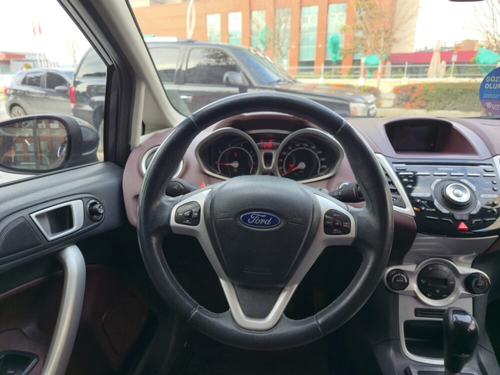FORD FİESTA 1.4 TİTANİUM 2012 112.000 KM DE