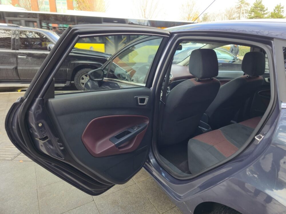 FORD FİESTA 1.4 TİTANİUM 2012 112.000 KM DE